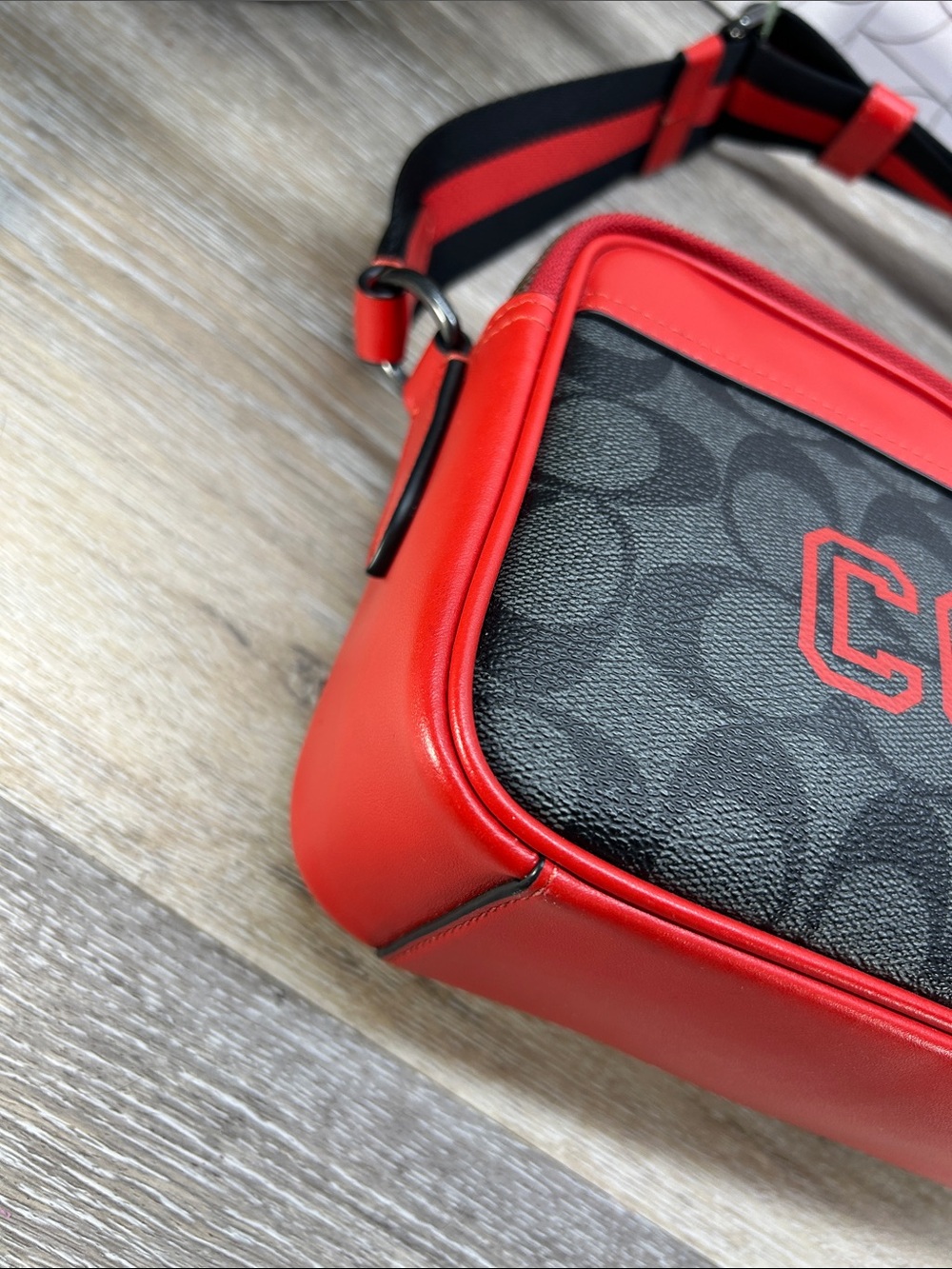 5770 NWOT Coach Black Signature Crossbody with Red Trim 245770 - Picture 12 of 16
